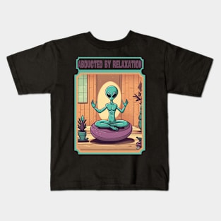 Alien yoga Kids T-Shirt